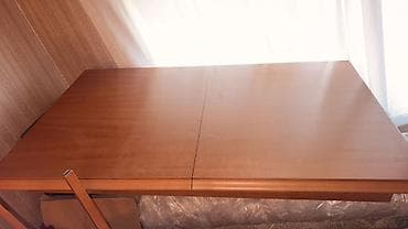 dekorativ masa: Yemək otağı üçün dəst: taxta masa və yumşaq oturacaqlı stullar - — 5