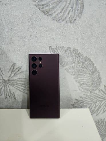 Apple iPhone: Samsung Galaxy S22 Ultra, 256 GB — 3