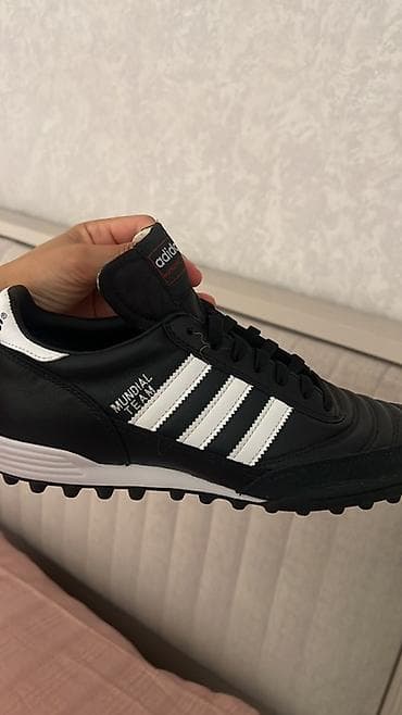 Butslar: Butslar Adidas, Ölçü: 42, Yeni — 2