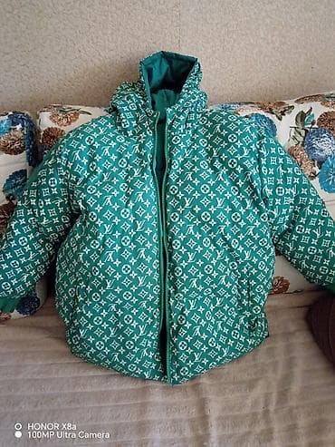 Yaşıl rəngdə, qalın dolğulu qışlıq puffer gödəkçə. - Ümumi dizayn