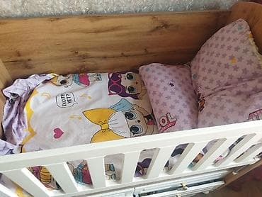 Beşiklər: Oğlan və qız üçün, Dördbucaq, Beşik, Dəst ilə, Yellənmə mexanizmsiz — 1