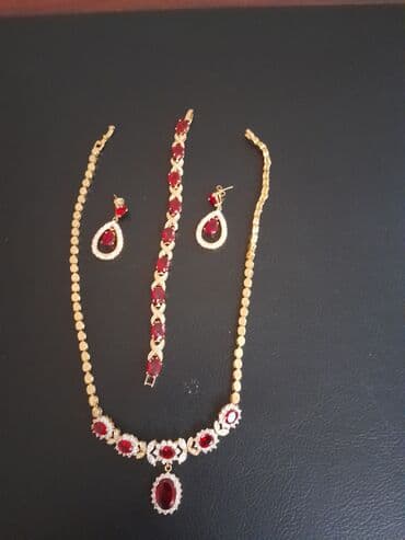 Toy paltarları və aksesuarları: Bigüteriya qırmızı qaşlı dəst — 1