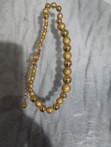 qaqa dəsti: Zərgərlik dəsti – klassik və zərif üslub - Komplekt tərkibi: - Uzun — 6