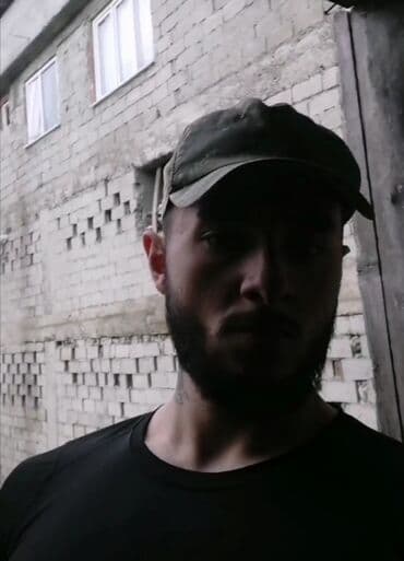 ищу работу грузчика: İş axtarıram. Vayenni bilet var. Veteranam. Fiziki xarakterli işlər — 1