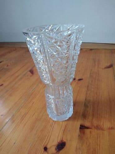 agac gulleri: Bir vaza, Xrustal — 3