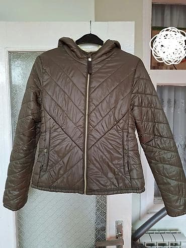 Yungul Berhska kurtkası. Demisezon. Əla keyfiyyət. Çox yaxsı