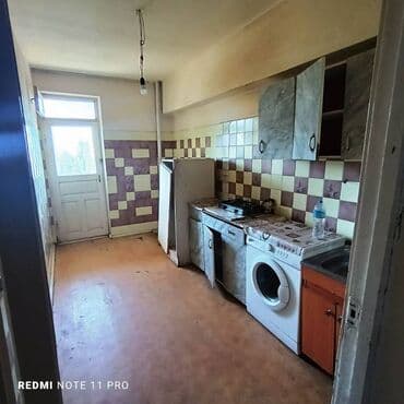 9 ci mikrorayon satilan evler: Bakı, 3 otaqlı, Köhnə tikili, m. Əhmədli, 95 kv. m — 10