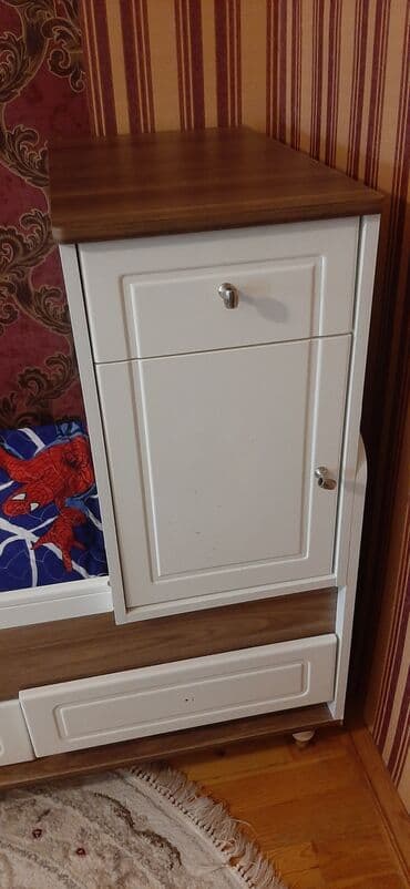 tek kravat işlənmiş: Oğlan və qız üçün, İşlənmiş, Çarpayı, Bazasız, Matras ilə, Siyirməli — 2