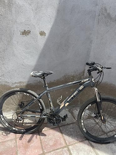 Orta Veziyyetdedir Sep paslanib tekerleride boşdur ne vaxtı sürülmür