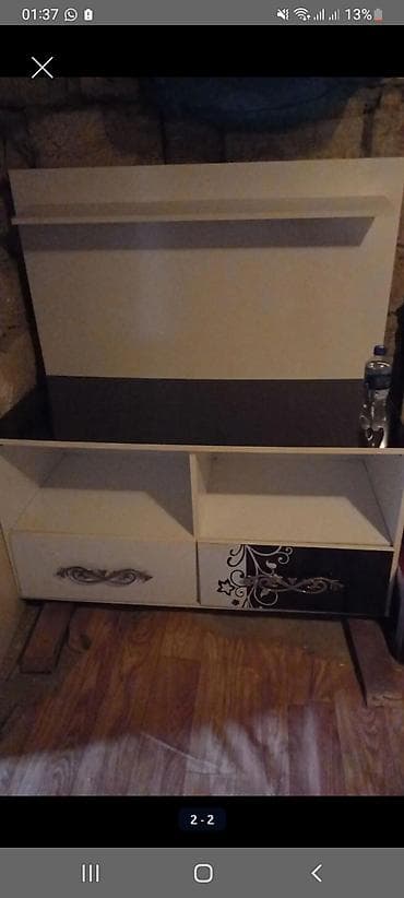 Düz TV altlığı, Polkalı, Laminat — 1