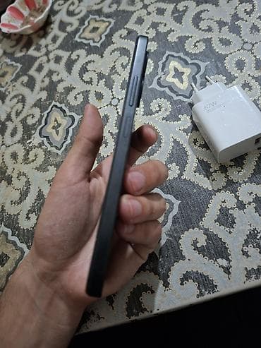 Telefon ideal veziyetdedir xanim telefonu olub herseyi var karopka — 4