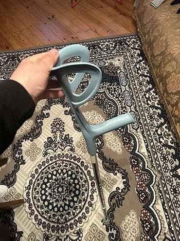 zig yolunda evler: Dirsəkaltı qoltuqağacı (tək ədəd) - Növ: dirsək dayaqlı qoltuqağacı — 3