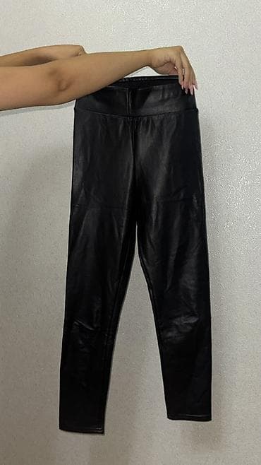 kinder joy stranger things: Qadın üçün qara eko‑dəri leggings - Rəng: qara, yüngül parıltılı - — 1