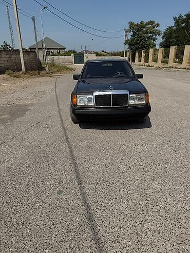 Mercedes-Benz E-Class (W124) sedan - Kuzov: metalika, 4 qapı, klassik