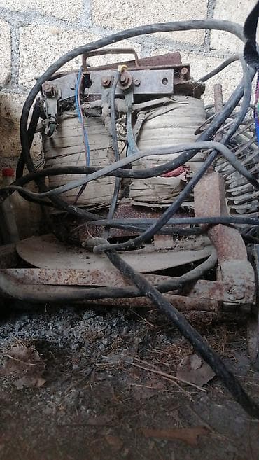 Məhsul: Ağır tip elektrik transformatoru (köhnə sənaye tipli) Təsvir at lalafo.az Məhsul: Ağır tip elektrik transformatoru (köhnə sənaye tipli) Təsvir