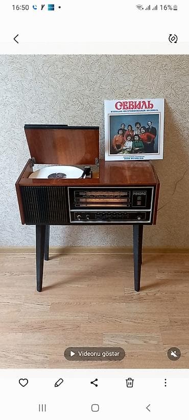 Radiola 314 modeli 1970-ci illerin lampıvı işlek veziyyetde vinil — 1