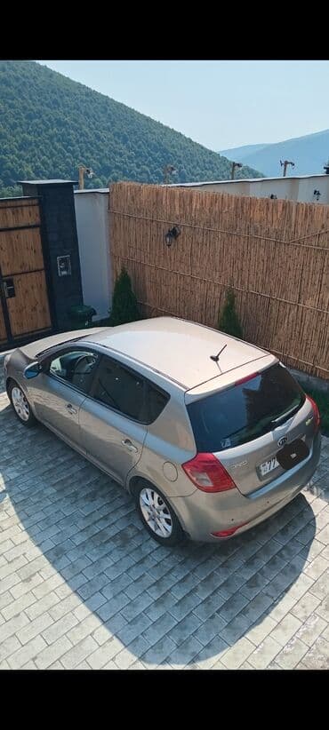 продажа подержанных автомобилей: Kia Ceed: 1.6 л | 2010 г. Хэтчбэк — 7