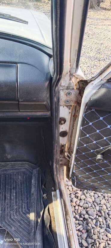 vaz 2106 ehtiyat hisseleri qiymeti: VAZ 2106 (klassik “Jiguli”) – ağ rəngli sedan Xarici: - Dördgöz ön — 5