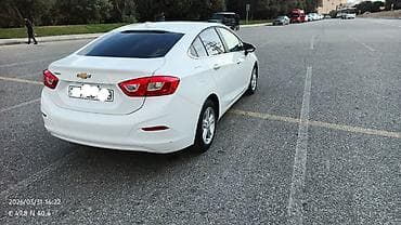 ucuz maşin: Chevrolet Cruze sedan – ağ rəng, 4 qapı, benzinli. Xüsusiyyətlər və — 2