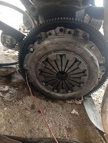 Salam matorun herbirşeyi yerindədi karbilyatordu 015 matorudu yağ