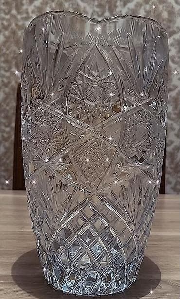 biti qabi: 1 ədəd vaza sınığı yoxdur. Təzədir.Ağır xrustaldır.30 azn — 1