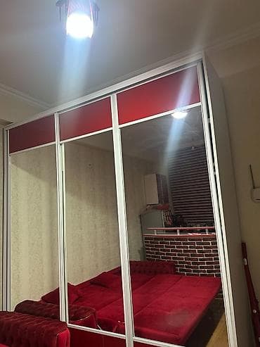 Dolab tecili evden cixmalidi. qiy 120 man. unvan Xirdalan Kristal