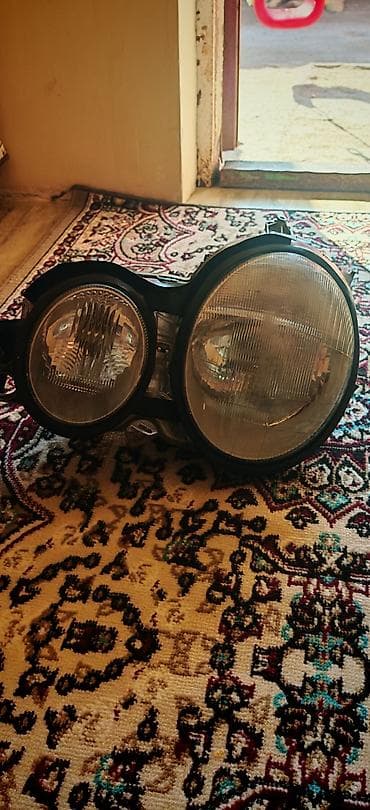 fara 190: Sol, Yaxın və uzaq vuran işıqlar Mercedes-Benz, 1997 il, Almaniya — 2