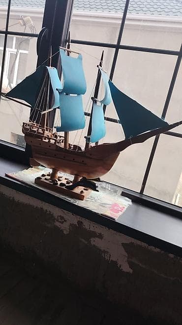 Taxta yelkənli gəmi maketi - Material: tam ağac konstruksiya, əl işi