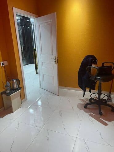 dirnaq salonu: Nərimanov metrosuna yaxın yerləşən boş 1 otağ (lazer otağı) aylıq 400 — 4