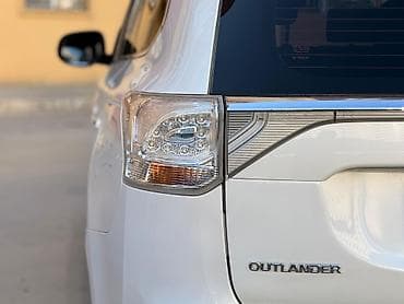 Avtomobil satışı: Mitsubishi Outlander: 2.4 l | 2015 il 153000 km Krossover — 4