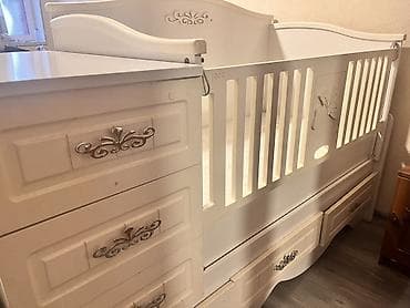 mebel skaflar: Ağ rəngli çoxfunksiyalı beşik-dolab dəsti- açılıb böyük çarpayı olur — 3