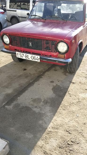 VAZ (LADA) 2101: 1.6 l | 1975 il 111 km Sedan