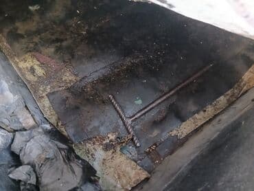 traktor te 25: VAZ 2106, mavi rəng, klassik sedan Xüsusiyyətlər: - Kuzov: 4 qapılı — 3