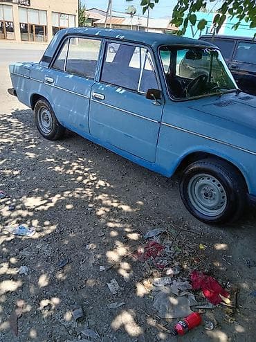 toros diski: VAZ 2106, açıq mavi rəng, sedan kuzov. Əsas xüsusiyyətlər: - Arxa — 5