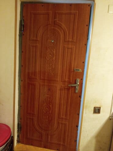 sumqayitda islenmis demir qapilar: 90-2metr 5santimetr. Təcili Satılır. Boş Yerə Kimsə Narahat — 2