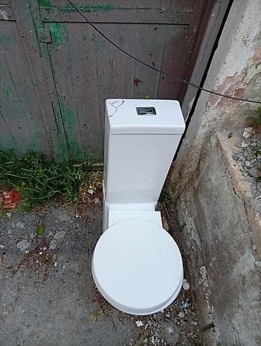 Monoblok unitaz, ağ keramika korpuslu. - Üstdən düyməli su bakı ilə — 3