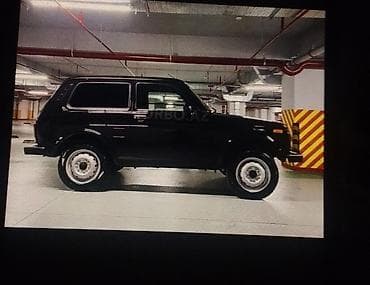 hava kompressorları: LADA Niva 4x4, qara rəng, 3 qapılı SUV. Texniki xüsusiyyətlər və — 1