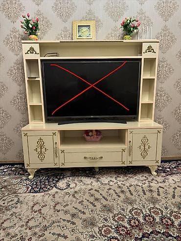 ref: İşlənmiş, Düz TV altlığı, Polkalı, Laminat, Azərbaycan — 1