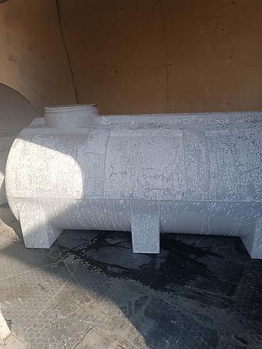 Bağ evi və bağ üçün hərşey: Su çəni – 1000 litr, üfüqi tip - Həcm: 1000 L (üzərində “1000 LT” — 1