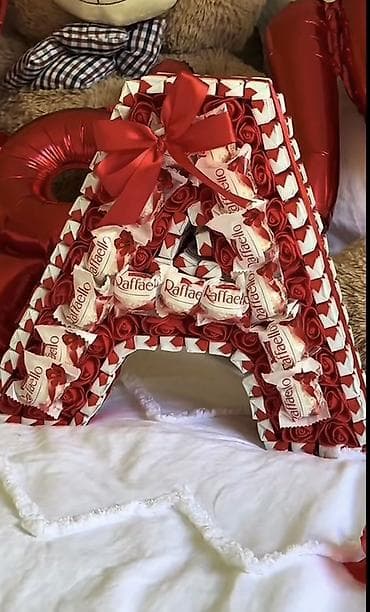 Raffaello Kinder ilə hərf şəklində şirniyyat kompozisiyası - 3D hərf — 1