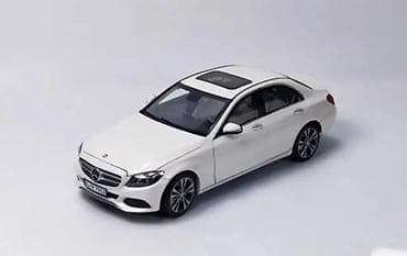 Mercedes-Benz sedan (ağ rəng) – premium sinif şəhər və tras istifadəsi