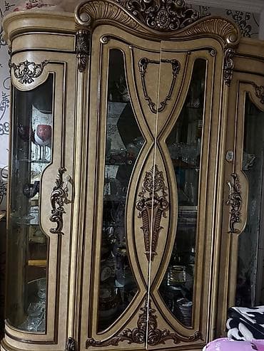 Salam təzə vəziyyətdədir dəyərindən ucuz satılır Klassik üslubda