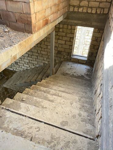 binəqədi qəsəbəsində satılan həyət evləri: 7 otaqlı, 370 kv. m, Təmirsiz — 4