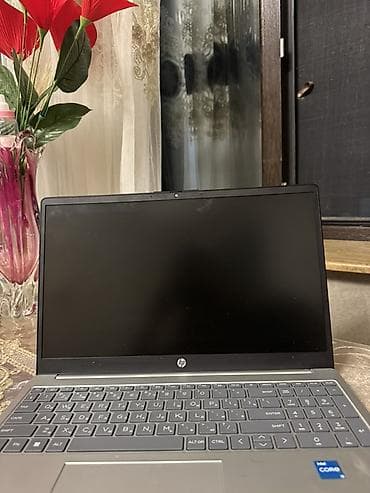 ssd box: HP noutbuk – 15.6" ekran, Intel Core i3 (13‑nəsil, i3‑1315U) — 2