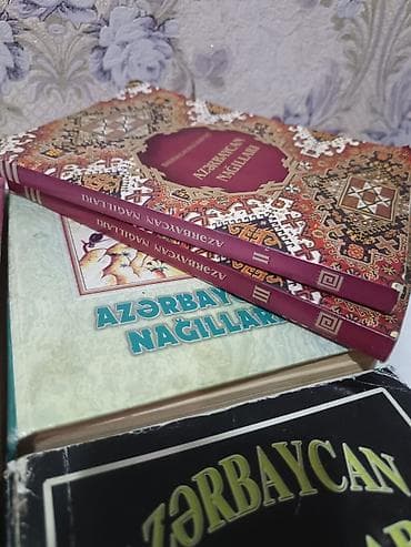İdman və hobbi: Bir ədədi 5 Məhsul: “Azərbaycan Nağılları” kitabları – müxtəlif — 2