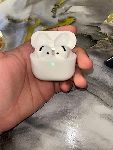 airpods tecili: AirPods 4 arginaldir!!! karobkasi yoxdur usdunde qara kabro hediye — 4