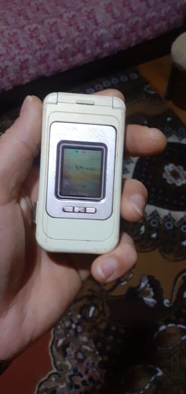 Nokia 1, 4 GB, Düyməli