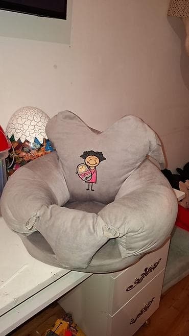usaq adyali: Uşaq oturacağı/yastıq kreslo Alan özü gelib ünvandan götürmelidir — 1