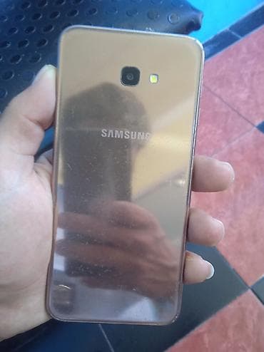 Samsung Galaxy J6 Plus, 32 ГБ, цвет - Золотой, Две SIM карты — 4