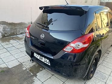 Продажа авто: Nissan Tiida, qara rəng, hetçbek gövdə. - Güclü və qənaətcil benzin — 7